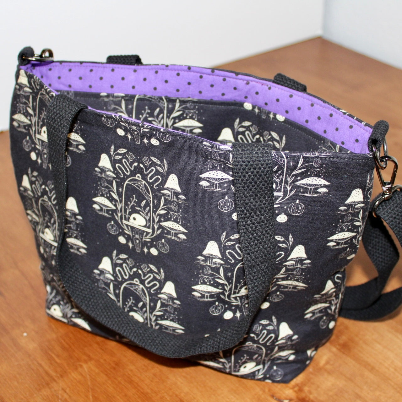 Recessed Tote