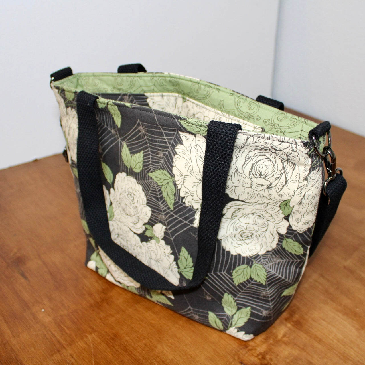 Recessed Tote